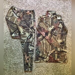 UNDER ARMOUR ColdGear Women’s Camouflage Top and Bottoms, size Large